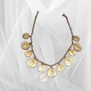 Gold Toned Vintage Caesars Palace Coin Necklace Souvenir Las Vegas 15 Inches